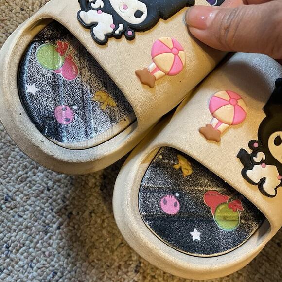 Kuromi Sanrio Hello Kitty Kids Girls Sz 6-8 Sandal Classic Beach Summer Slide In - Picture 2 of 6